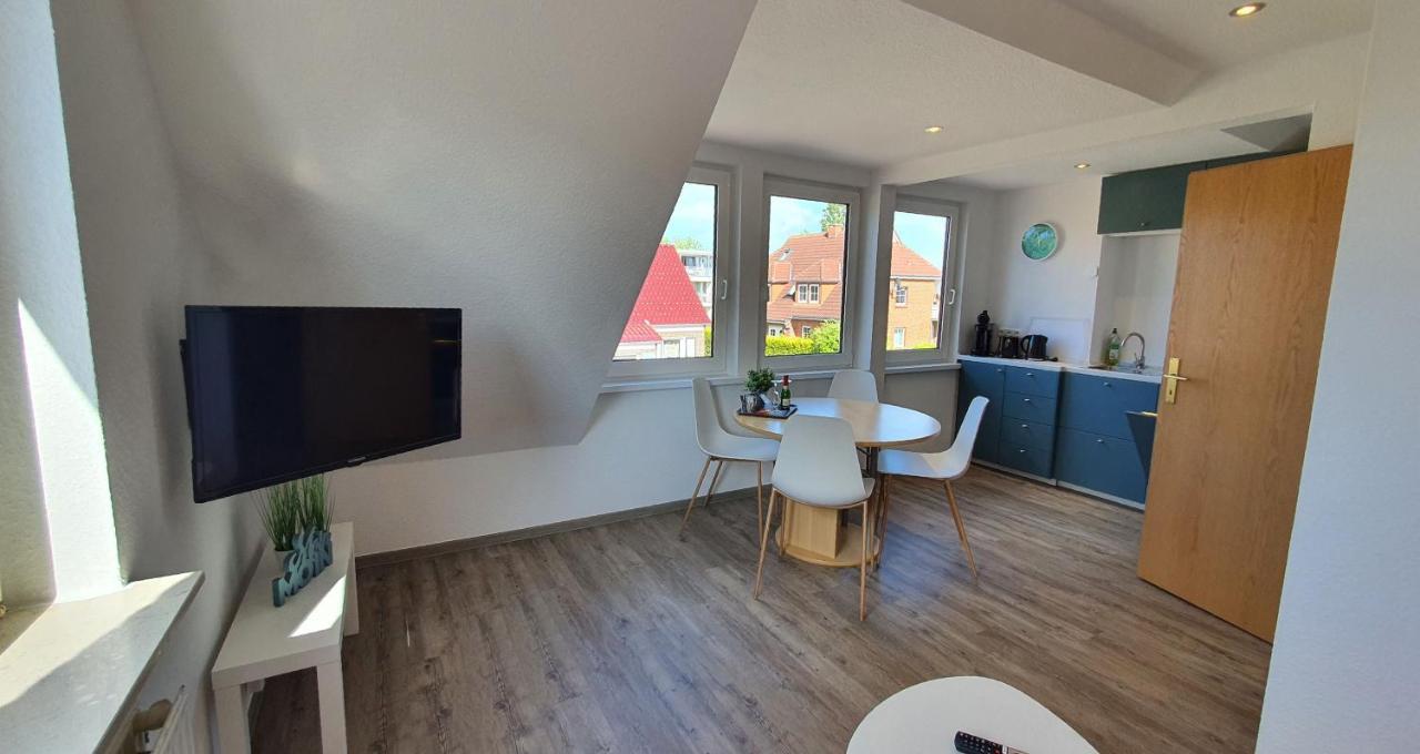 Friesenmeer Ferienwohnung Vier Бензерзил Екстериор снимка